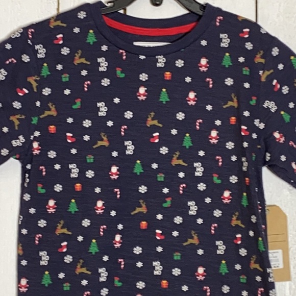 Free Planet Christmas T-Shirt - Picture 2 of 10